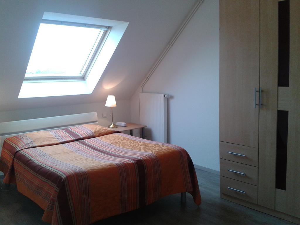 Hôtel Des Bois Seltz Quarto foto